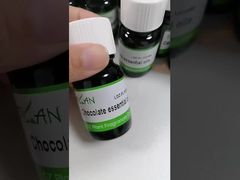 भोजन और पेय पदार्थों के लिए प्राकृतिक खाद्य देवदार की सुई आवश्यक तेल, बोरेल वन स्वाद के साथ